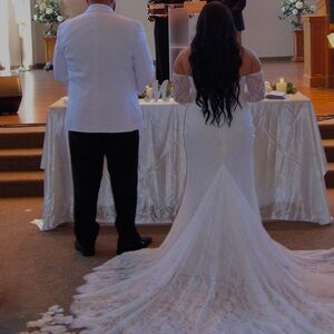 Stunning White Lace Bridal Gown